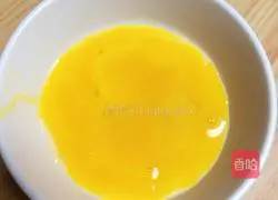 Illustration of how to make salted egg yolk soufflé 5