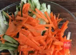 Cucumber Chicken Pancake Recipe Illustration 2