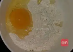 Illustration of how to make green onion, ham and egg pancakes 2