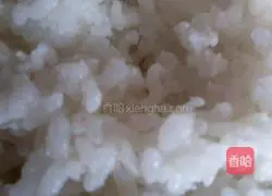 Illustration of how to make purple sweet potato sushi 1