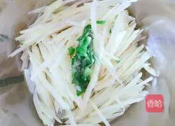 Illustration of how to make spiced potato pancakes 4