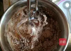 Illustration of how to make rose waffles 3