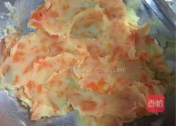 Illustration of how to make Longli fish and potato cakes 4