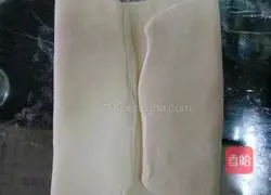 Illustration of how to make egg tart crust 7