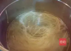 Illustration of making noodles pancakes 3