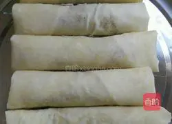 Illustration of how to make two burritos 5