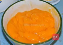 Illustration of how to make persimmon cake with bean paste filling 1