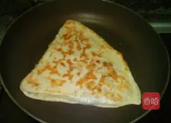 Illustration of how to make layered meatloaf from