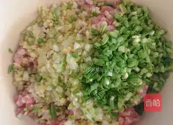 Illustration of how to make fried shepherd's purse and fresh meat buns 5