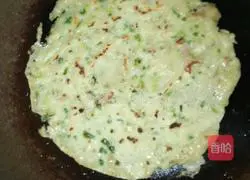 Illustration of how to make meat and scallion pancakes 3