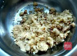 Illustration of how to make crispy walnut cake 9