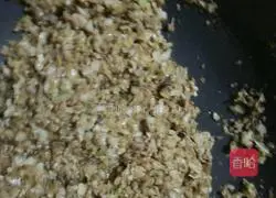 Illustration of Northeastern Sauerkraut and Pork Pancakes 2