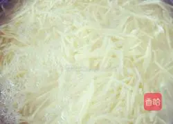 Illustration of how to make pan-fried potato pancakes 3