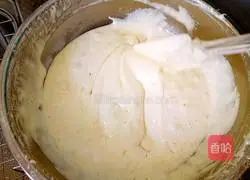 Illustration of making whole egg sponge steamed cake 16