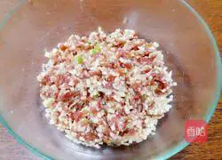 Illustration of how to make pan-fried potato patties 3