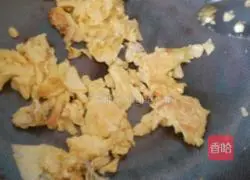 Illustration of how to make egg pancakes 8