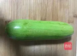 Illustration of how to make zucchini cake 1