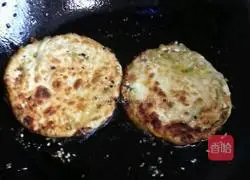 Illustration of how to make green onion pancakes 10