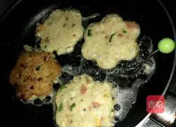 Illustration of how to make egg rice cake 6