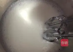 Strawberry Cake Roll Recipe Illustration 7