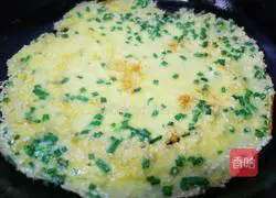 Sesame and green onion egg pancake recipe 5