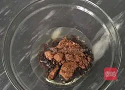 Illustration of how to make crispy egg rolls 2