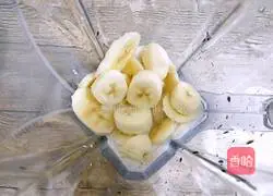 How to make banana waffles Illustration 3