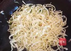 Illustration of home-cooked pork belly fried cakes 7