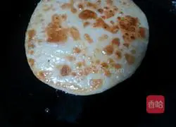 Illustration of how to make hot noodle sugar cakes 3