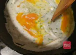 Illustration of how to make fragrant egg pancakes 7