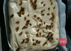 Illustration of how to make raisin cake rolls 11