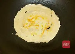 Illustration of how to make cucumber and egg hand cakes 4