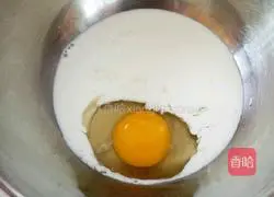 Illustration of how to make small corn cakes 3