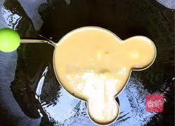 Illustration of how to make corn and sweet potato cakes 9