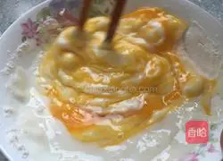 Illustration of how to make egg pancakes 3