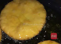 Illustration of how to make northwest fried cakes 5