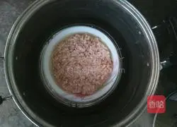 Illustration of how to make steamed meat cakes with dried radish 5