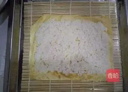 Illustration of how to make egg-skin cherry blossom sushi roll 8