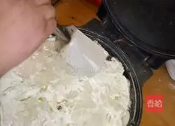 Illustration of how to make egg pancakes with shredded potatoes 6