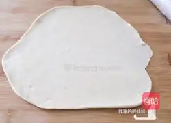 Illustration of how to make shredded chive pancake 5