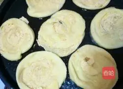 Illustration of how to make thin-crust shortbread 11