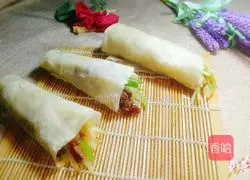 Illustration of how to make shredded pork burritos with Beijing sauce 16