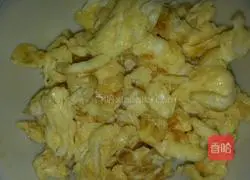 Illustration of how to make silver sprouts and egg fried cakes 3