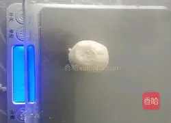 Illustration of how to make red bean and egg yolk cake 3