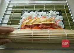Illustration of how to make shrimp sushi 6