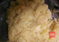 Illustration of how to make garlic potato pancakes 5