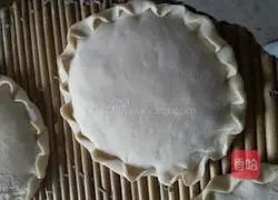 Illustration of how to make fried leek and egg pie 6