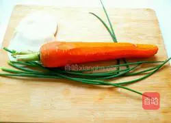 Illustration of how to make carrot and scallion pancakes 1