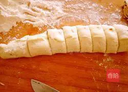 Illustration of how to make brown sugar sesame sesame cakes 11