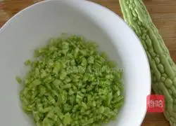 Bitter Melon Egg Pancake Recipe Illustration 1